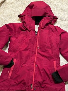 Roxy Magenta and Red GORE-TEX winter snowboard Jacket